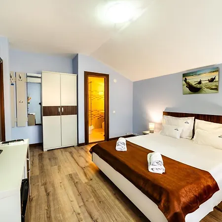 Class Casa de hóspedes 4*