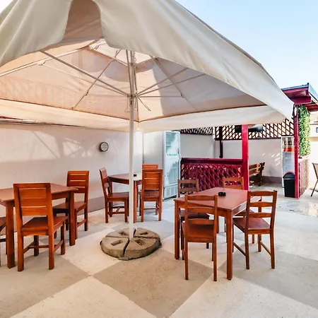 Class Casa de hóspedes 4*